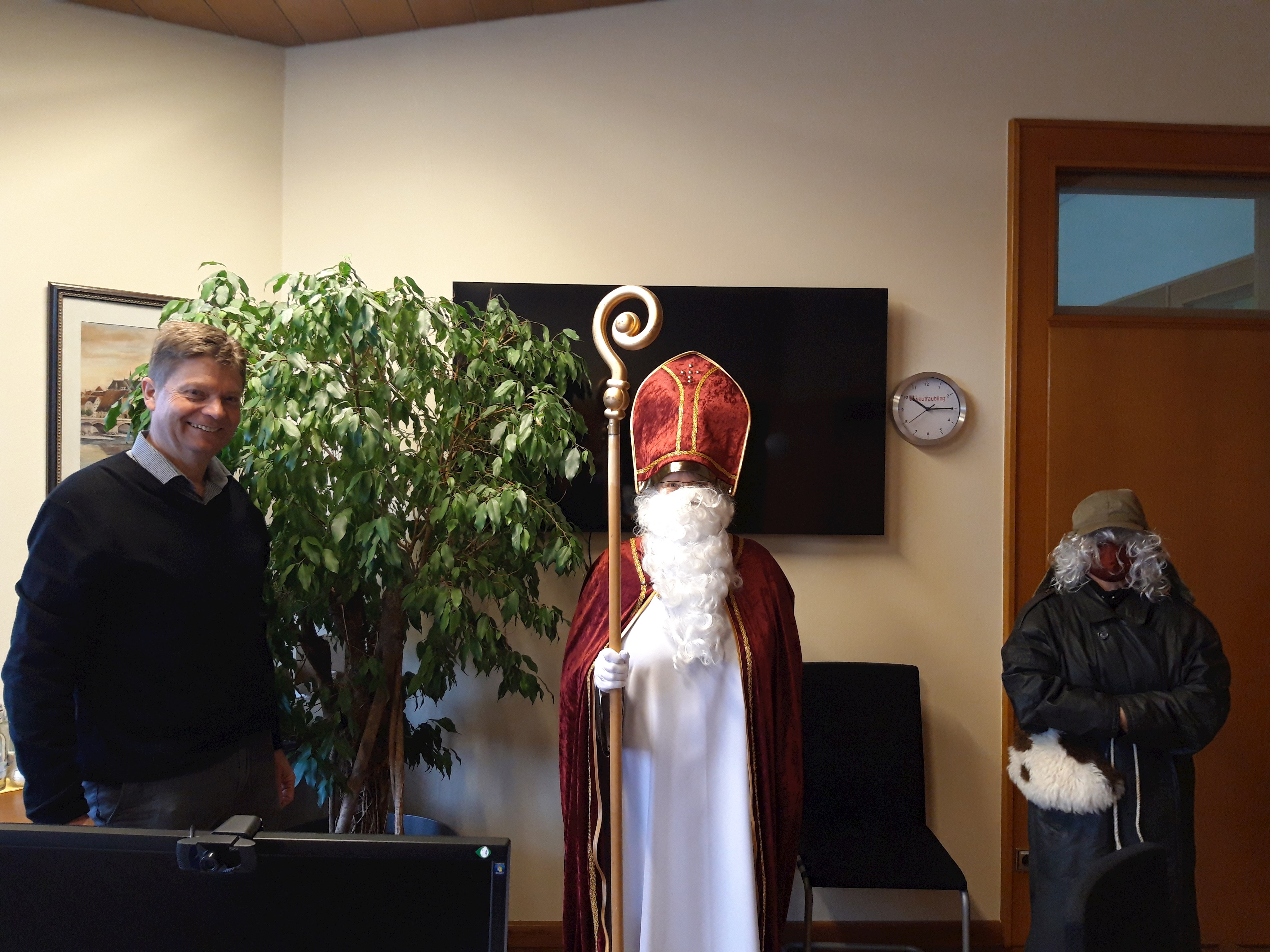 Hohoho – Nikolaus und Krampus besuchten Bürgermeister im Rathaus